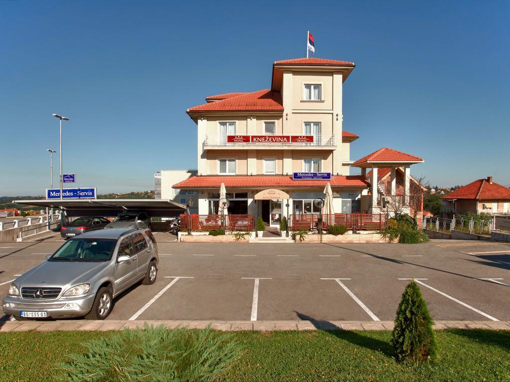 Hotel Knezevina 브래닉 외부 사진