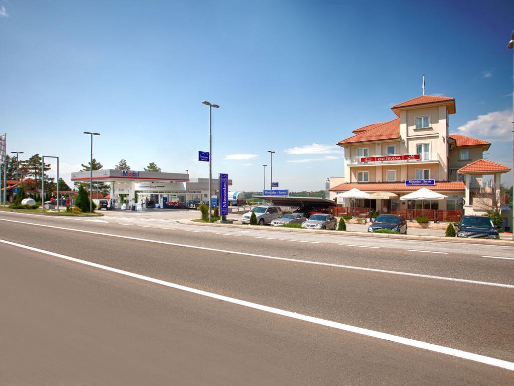 Hotel Knezevina 브래닉 외부 사진