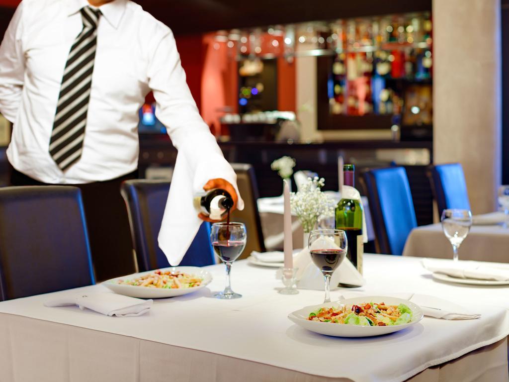 Hotel Knezevina 브래닉 외부 사진