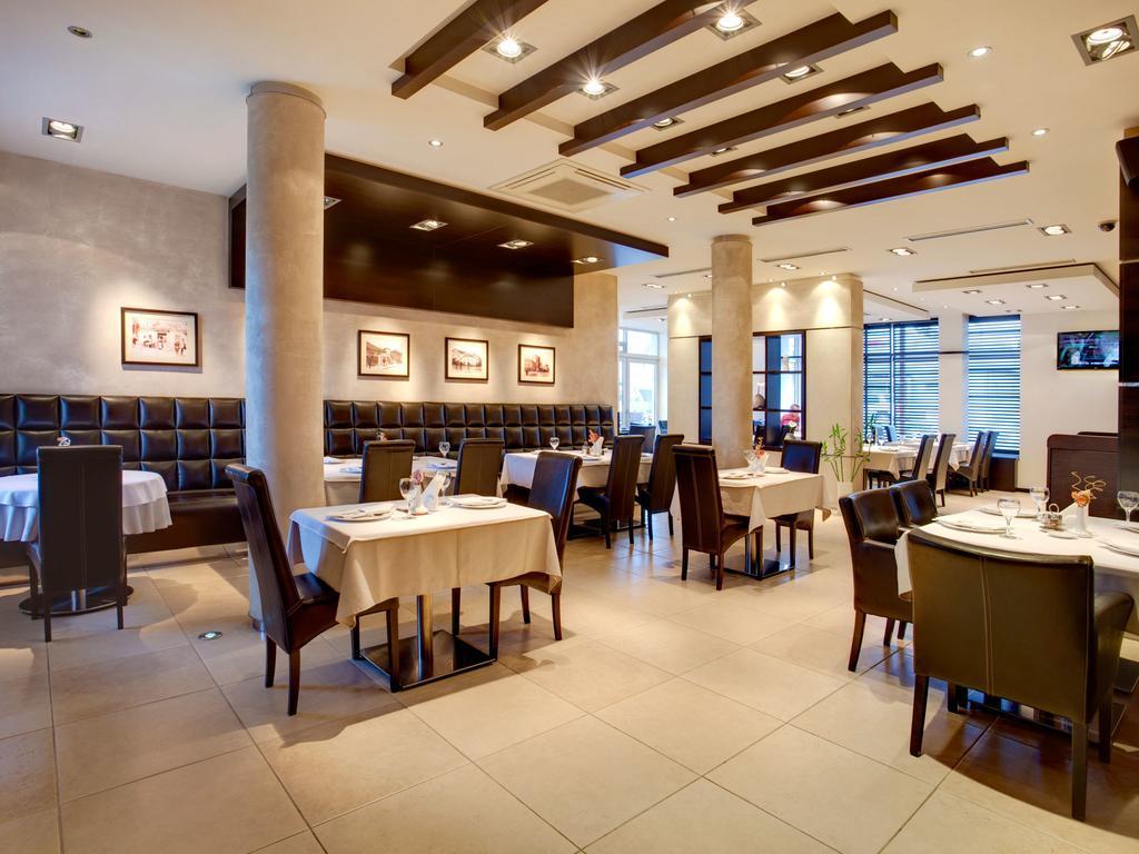 Hotel Knezevina 브래닉 외부 사진