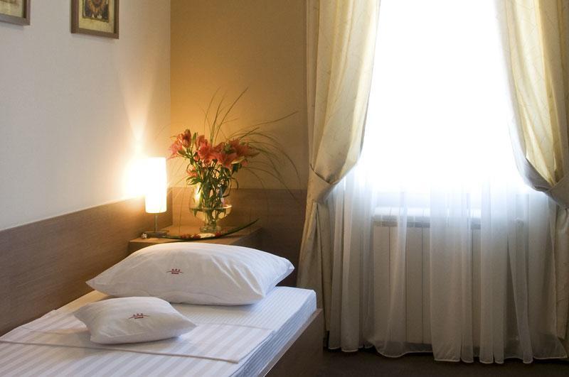 Hotel Knezevina 브래닉 외부 사진